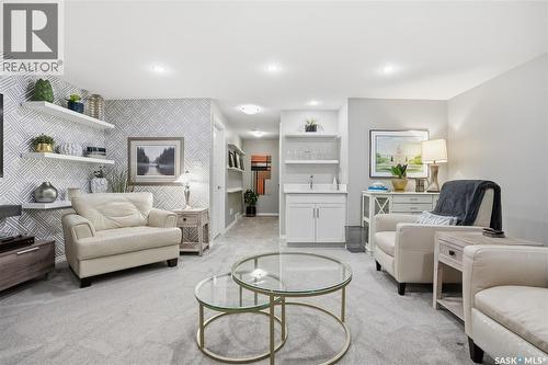 341 4000 Sandhill Crescent, Regina, SK - Indoor Photo Showing Living Room