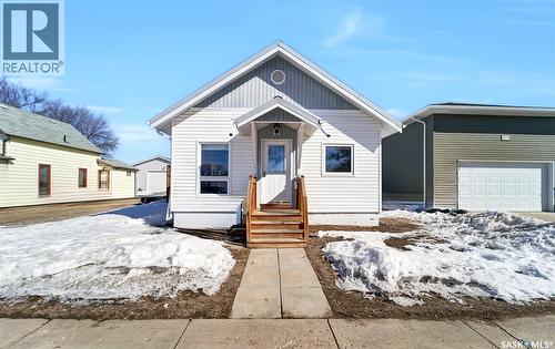 207 5th AVENUE E  Biggar, SK S0K 0M0