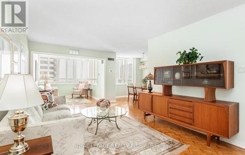 803 - 5 Lisa Street, Brampton, ON - Indoor Photo Showing Living Room