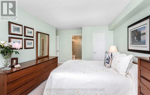 803 - 5 Lisa Street, Brampton, ON - Indoor Photo Showing Bedroom