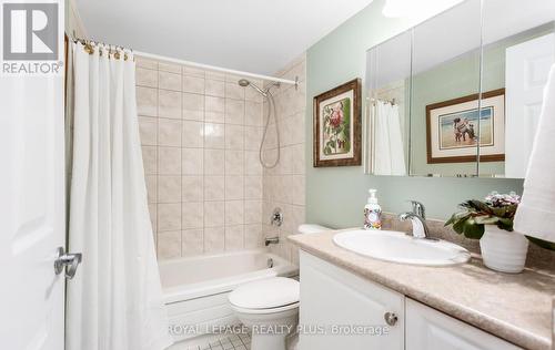 803 - 5 Lisa Street, Brampton, ON - Indoor Photo Showing Bathroom