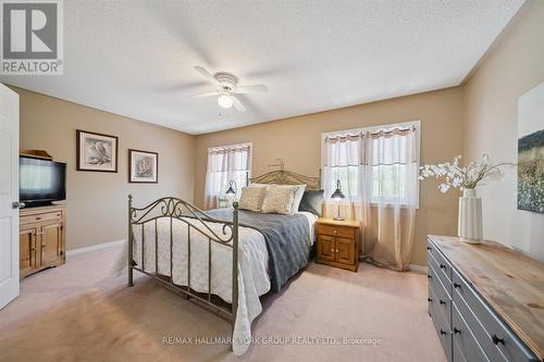 11 Snedden Avenue, Aurora, ON - Indoor Photo Showing Bedroom