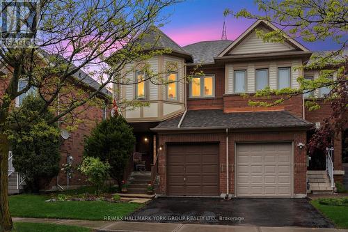 11 Snedden Avenue, Aurora, ON - Outdoor With Facade
