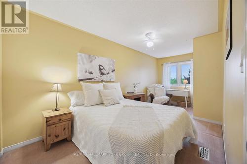 11 Snedden Avenue, Aurora, ON - Indoor Photo Showing Bedroom