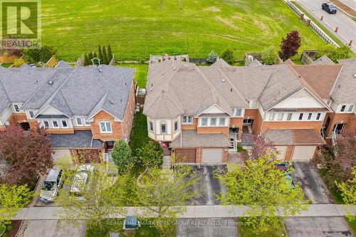11 Snedden Avenue, Aurora, ON - Outdoor With Facade