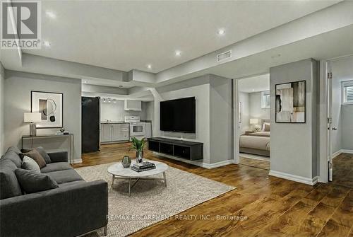 20 Shirley Street, Hamilton, ON - Indoor Photo Showing Living Room