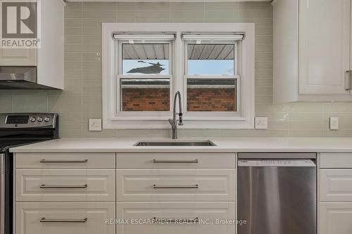20 Shirley Street, Hamilton, ON - Indoor Photo Showing Kitchen