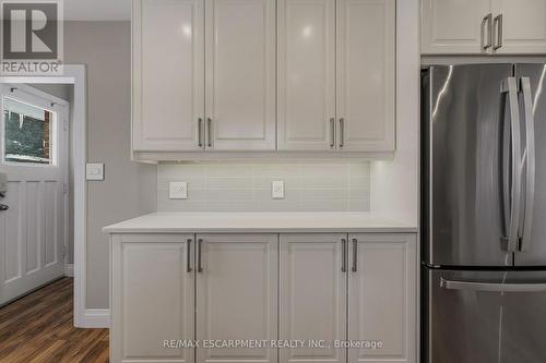 20 Shirley Street, Hamilton, ON - Indoor Photo Showing Kitchen