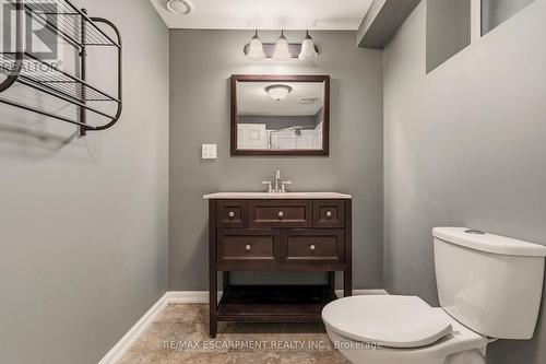 20 Shirley Street, Hamilton, ON - Indoor Photo Showing Bathroom
