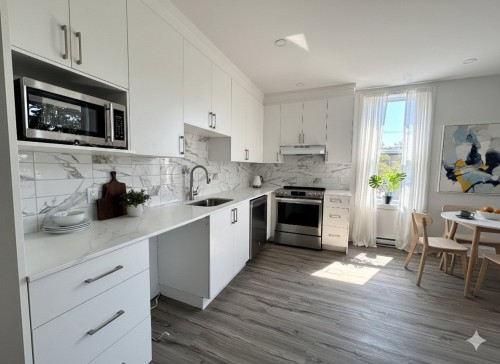 Cuisine - 2142 Boul. Grand, Montréal (Côte-Des-Neiges/Notre-Dame-De-Grâce), QC - Indoor Photo Showing Kitchen