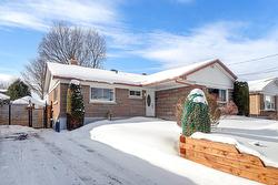 18 Rue Archambault  Charlemagne, QC J5Z 1Z8