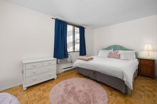 Primary bedroom - 201-4476 Rue Ste-Catherine O., Westmount, QC - Indoor Photo Showing Bedroom