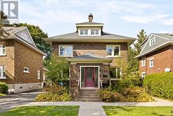 321 CLEMOW AVENUE  Ottawa, ON K1S 2B7