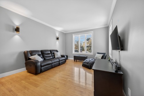 Salon - 107 Rue Thibert, Saint-Constant, QC - Indoor Photo Showing Living Room