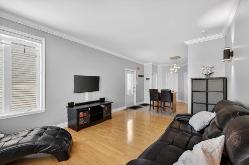 Salon - 107 Rue Thibert, Saint-Constant, QC - Indoor Photo Showing Living Room