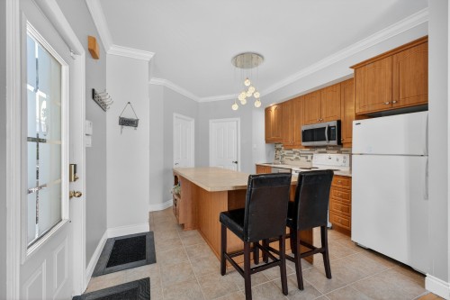 Cuisine - 107 Rue Thibert, Saint-Constant, QC - Indoor Photo Showing Kitchen