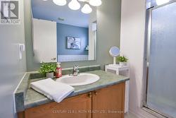 4 piece ensuite with separate shower & soaker tub! - 