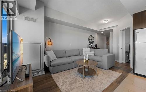 427 Aberdeen Avenue, Hamilton, ON - Indoor Photo Showing Living Room