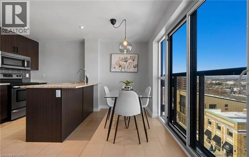 427 Aberdeen Avenue, Hamilton, ON - Indoor Photo Showing Kitchen With Upgraded Kitchen