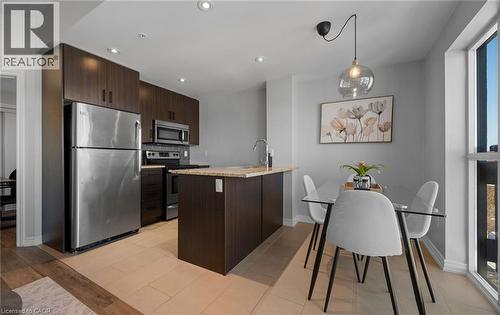 427 Aberdeen Avenue, Hamilton, ON - Indoor Photo Showing Kitchen With Upgraded Kitchen