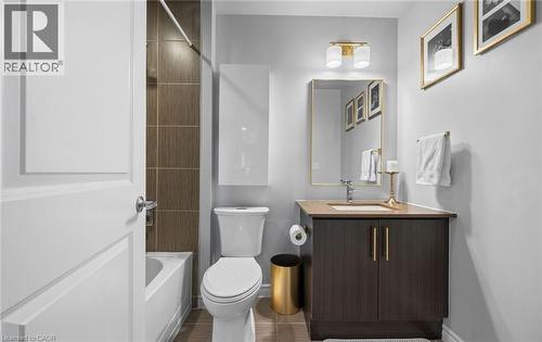 427 Aberdeen Avenue, Hamilton, ON - Indoor Photo Showing Bathroom