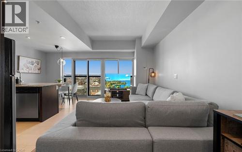 427 Aberdeen Avenue, Hamilton, ON - Indoor Photo Showing Living Room