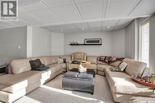 910 Roth Terrace, Rosthern, SK - Indoor Photo Showing Living Room