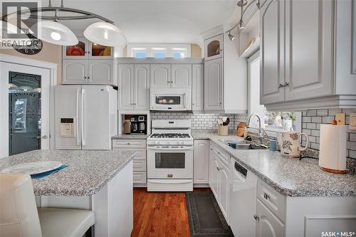910 Roth Terrace, Rosthern, SK - Indoor Photo Showing Kitchen With Double Sink
