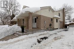 Driveway - Parking for 3 cars - 