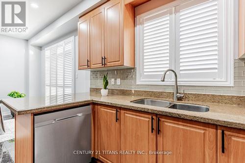 3 Condarcuri Crescent, Markham, ON - Indoor Photo Showing Kitchen With Double Sink