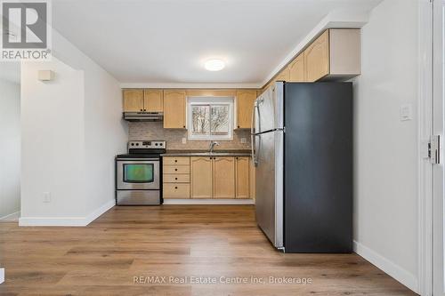 896 Elgin Street N, Cambridge, ON - Indoor Photo Showing Kitchen