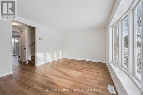 896 Elgin Street N, Cambridge, ON - Indoor Photo Showing Other Room
