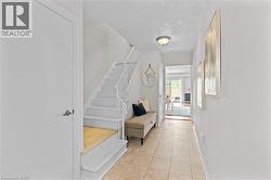 Bright foyer - 