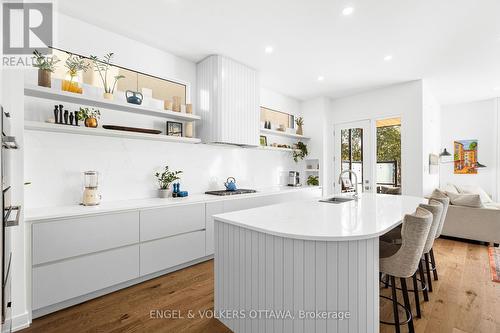 508 Roosevelt Avenue, Ottawa, ON - Indoor Photo Showing Kitchen