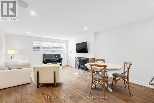 508 Roosevelt Avenue, Ottawa, ON - Indoor Photo Showing Living Room With Fireplace