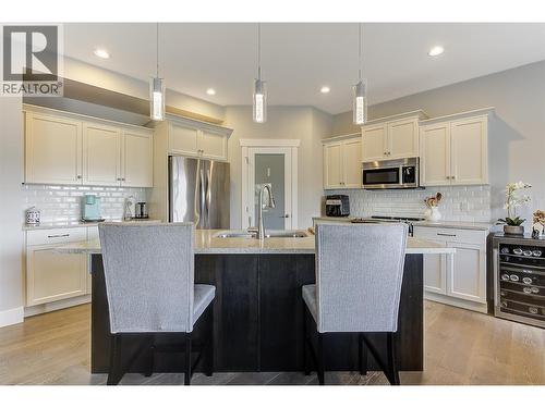 3082 Riesling Way, West Kelowna, BC - Indoor Photo Showing Kitchen With Stainless Steel Kitchen With Double Sink With Upgraded Kitchen