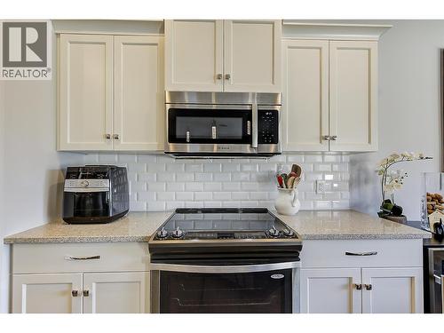 3082 Riesling Way, West Kelowna, BC - Indoor Photo Showing Kitchen