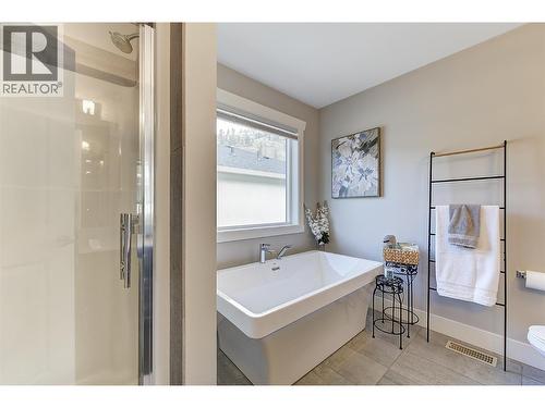 3082 Riesling Way, West Kelowna, BC - Indoor Photo Showing Bathroom
