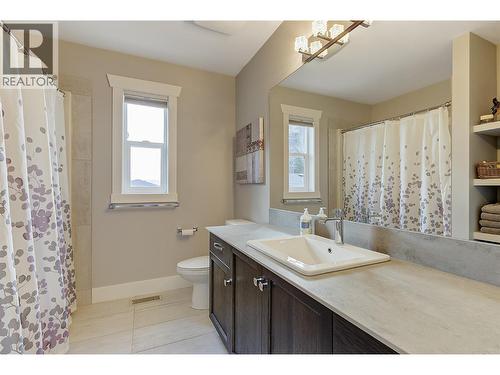 3082 Riesling Way, West Kelowna, BC - Indoor Photo Showing Bathroom