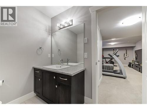 3082 Riesling Way, West Kelowna, BC - Indoor Photo Showing Bathroom