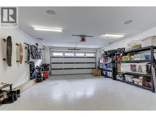 3082 Riesling Way, West Kelowna, BC - Indoor Photo Showing Garage