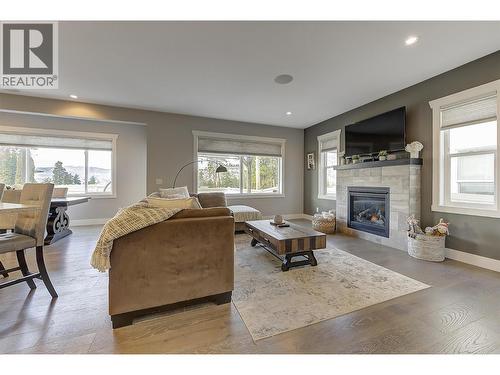 3082 Riesling Way, West Kelowna, BC - Indoor Photo Showing Living Room With Fireplace