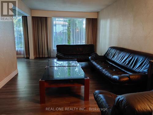 Upper - 9 Lisburn Crescent, Toronto, ON - Indoor Photo Showing Living Room