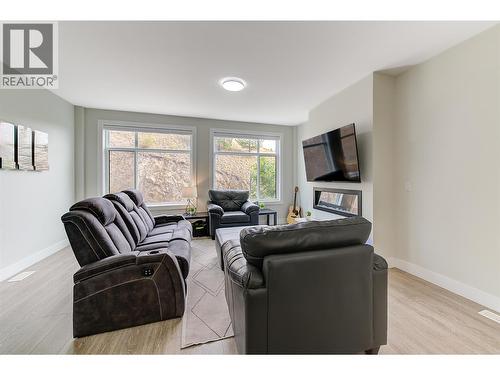 Living room - 1164 Black Mountain Drive, Kelowna, BC - Indoor Photo Showing Living Room