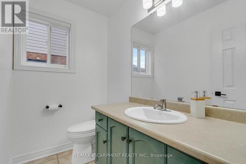 191 Hawkswood Trail, Hamilton, ON - Indoor Photo Showing Bathroom