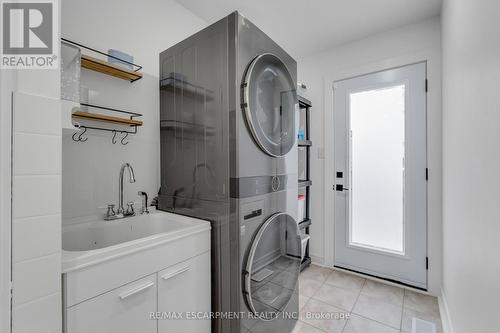 191 Hawkswood Trail, Hamilton, ON - Indoor Photo Showing Laundry Room
