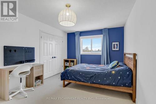 191 Hawkswood Trail, Hamilton, ON - Indoor Photo Showing Bedroom