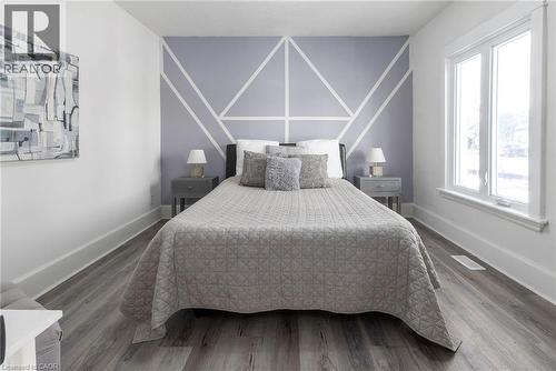 50 Stapleton Avenue, Hamilton, ON - Indoor Photo Showing Bedroom