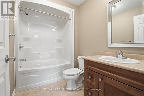 Ensuite 4pc bath - 203 - 16 Sullivan Avenue, Thorold (Thorold Downtown), ON - Indoor Photo Showing Bathroom
