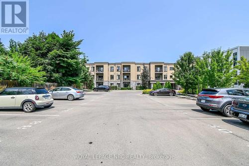 Entrance to 16 Sullivan Avenue - 203 - 16 Sullivan Avenue, Thorold (Thorold Downtown), ON - Outdoor With Facade